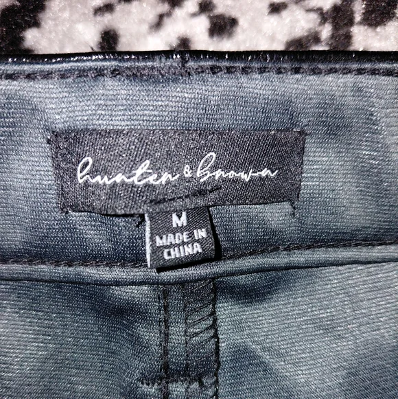 Hunter & Brown Black Faux Leather Pants - Size Medium - NWOT - Picture 12 of 15